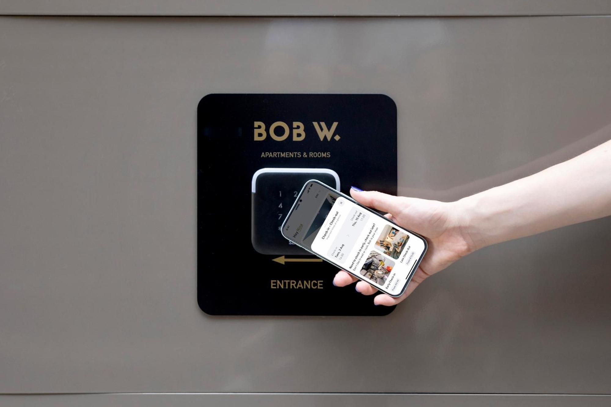 Bob W Holland Park Aparthotel