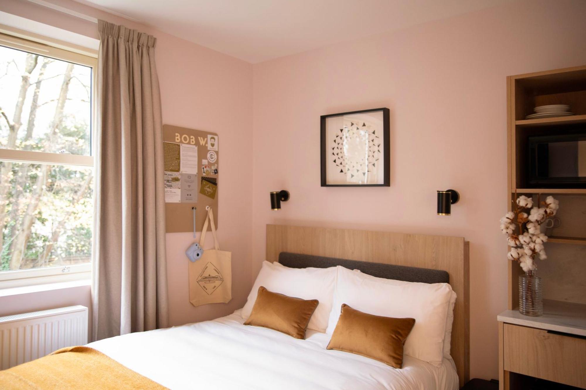 Bob W Holland Park Aparthotel 3*